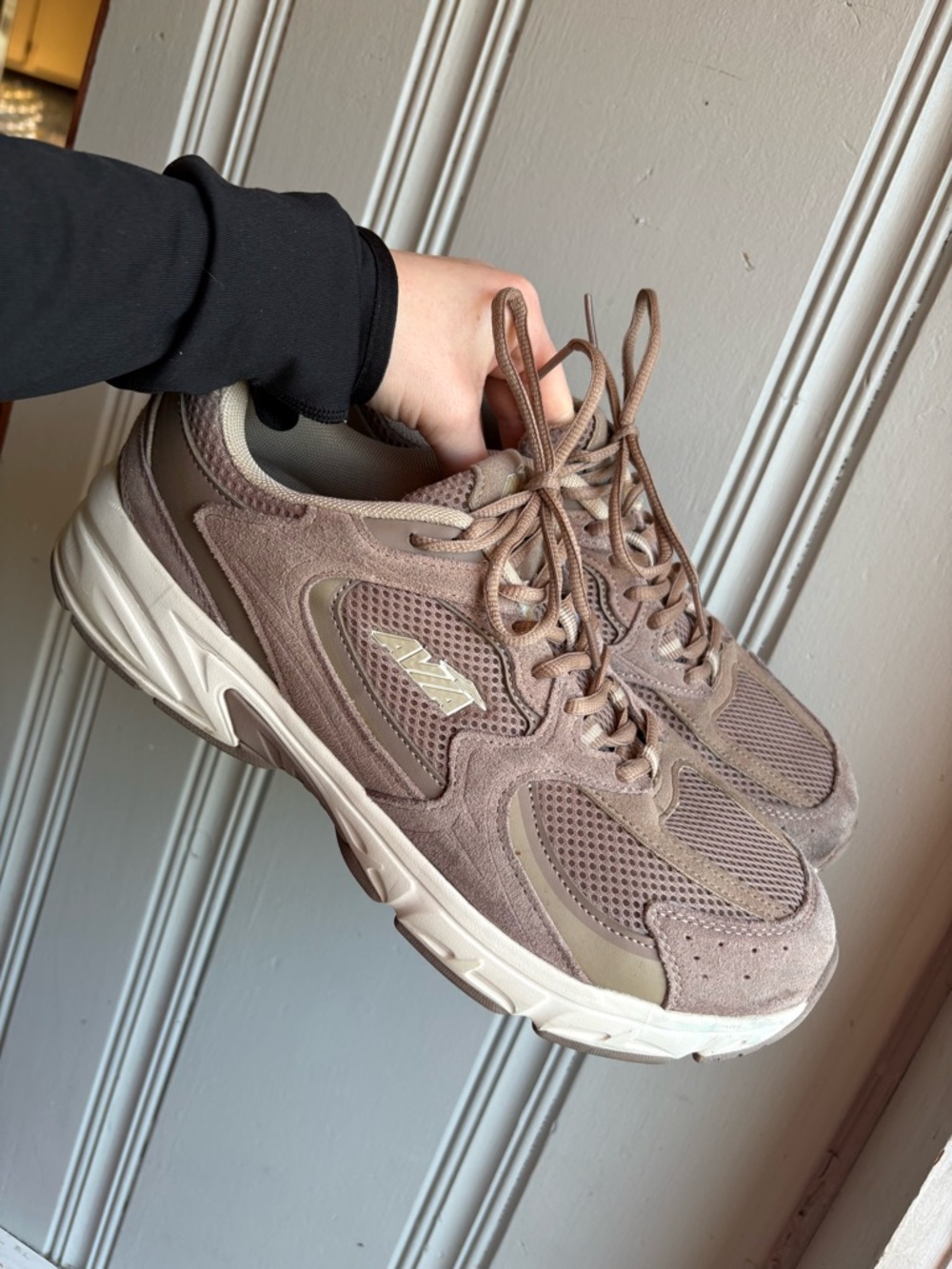 Men’s Taupe AVIA 5000 Mesh & Suede Chunky Sneakers Size 11.5